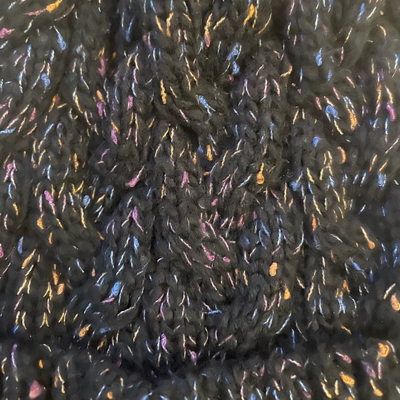 Bow & Drape Pom Pom Beanie Custom Patches - Picture 3 of 4